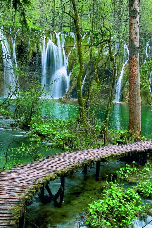 From Zadar: Plitvice Lakes Day Tour - Entry ticket math: the part that changes by season