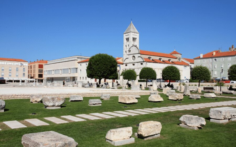 History Walking Group Tour in Old Center of Zadar - Starting at Five Wells Square: getting your bearings fast