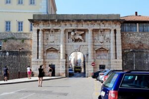 Private 3 Hour Sightseeing Tour of Major Attractions in Zadar - Greeting to the Sun: the city’s sunset postcard, up close