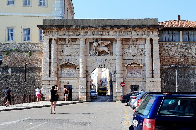 Private 3 Hour Sightseeing Tour of Major Attractions in Zadar - Greeting to the Sun: the city’s sunset postcard, up close