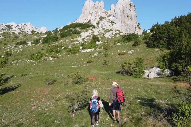 TuLove 4L, Velebit Safari, 4x4 off-road and hiking - Zrmanja Viewpoint Stop: Short, Sweet, and Worth the Timing