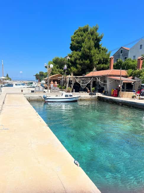 Zadar: 3 Islands SpeedBoat Tour with Snorkeling and Drinks - Stop 3: Preko Village Life, Coffee, Shopping, and a Promenade Stroll