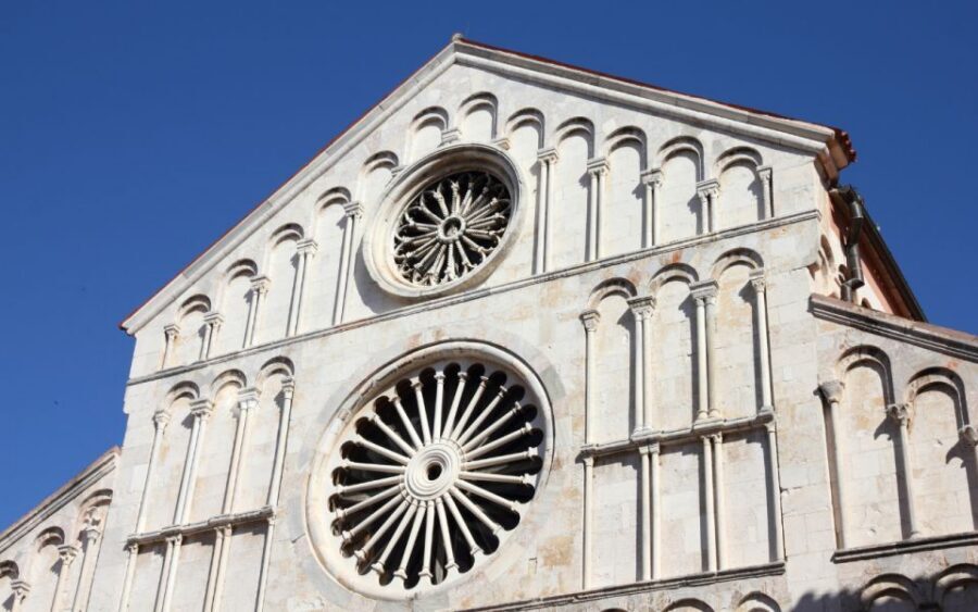 Zadar: Guided Old Town History Walking Tour - Kalelarga and People’s Square: Getting the city rhythm right