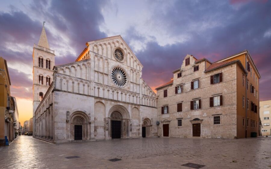 Zadar: Guided Old Town History Walking Tour - Five Wells Square: How the tour sets your bearings fast