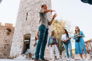Zadar: Old Town Walking Tour - Roman Column and Roman Forum vibes: 2,000 years, in plain language