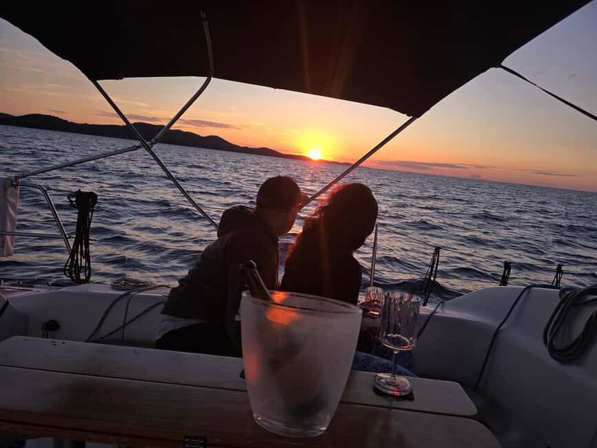 Zadar Sunset under sails experience - Champagne Included: What You Actually Get Out of the Bottle